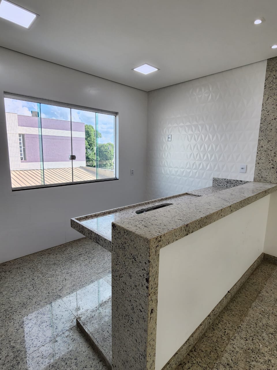 VENDO LINDO APARTAMENTO-JARDIM CAMBUÍ